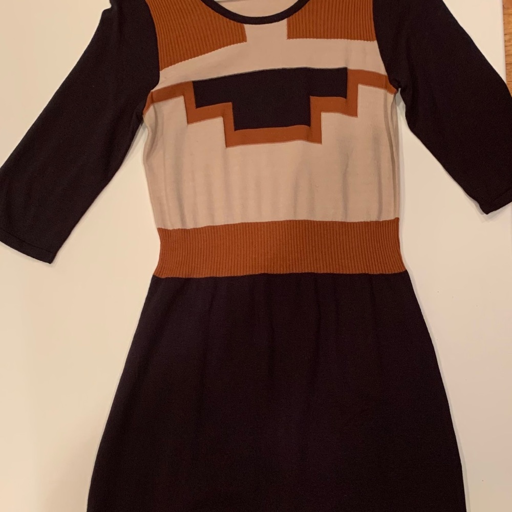 Geo pattern light sweater dress